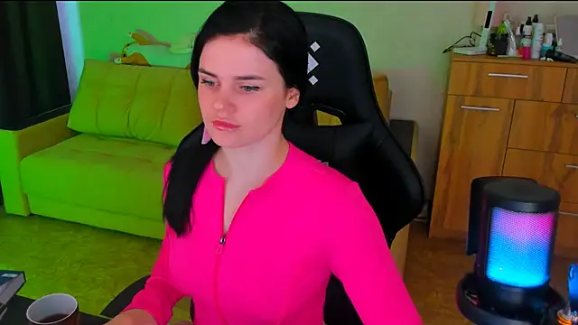 Snapshot of Lora_Cain chatting on 03.09.25 Lora Cain online show from 03.09.25