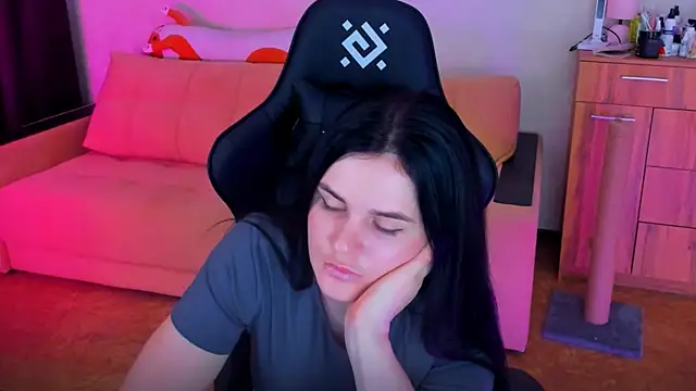 Snapshot of Lora_Cain chatting on 03.11.25 Lora Cain online show from 03.11.25