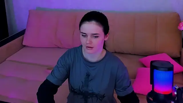 Snapshot of Lora_Cain chatting on 03.15.25 Lora Cain online show from 03.15.25