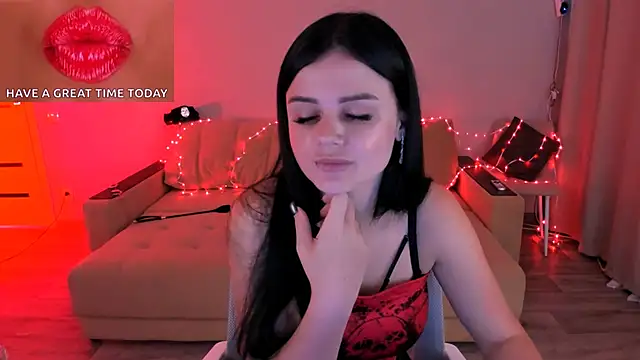 Snapshot of Lora_Cain chatting on 09.23.25 Lora Cain online show from 09.23.25