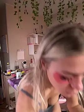 Snapshot of -Sexy_Barbie- chatting on 09.13.25 -Sexy Barbie- online show from 09.13.25