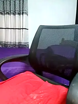 juliya Les online show from 10.23.25