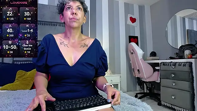 Julianewell online show from 06.02.26