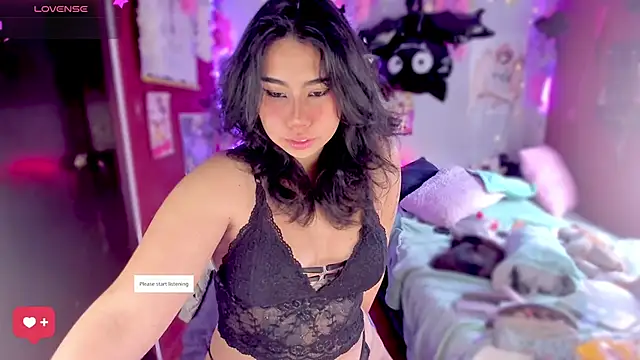 Snapshot of kiki_cavilll chatting on 12.07.24 kiki cavilll online show from 12.07.24