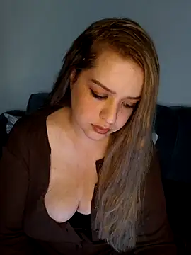 cansuozell online show from 10.23.25