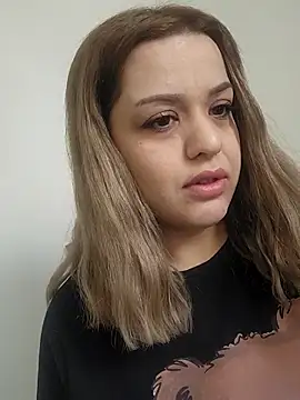 cansuozell online show from 11.06.25