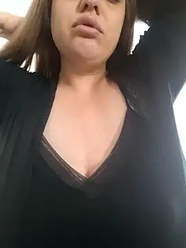 cansuozell online show from 11.22.25