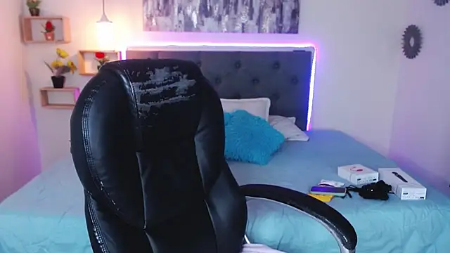 mia aira online show from 02.07.25