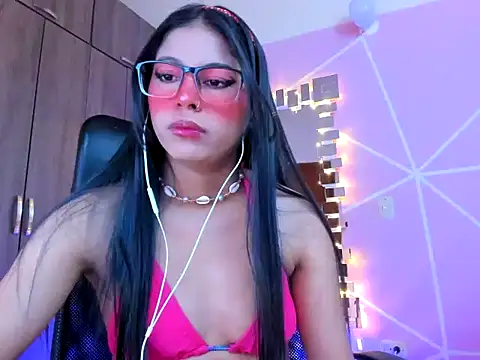 Snapshot of _ALLYSON18_ chatting on 03.20.25 ALLYSON18 online show from 03.20.25