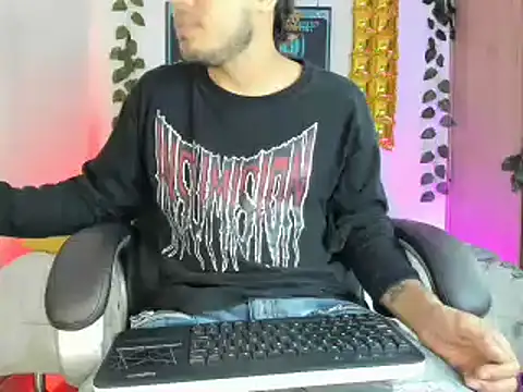 Snapshot of mikee_scooth chatting on 01.25.25 mikee scooth online show from 01.25.25