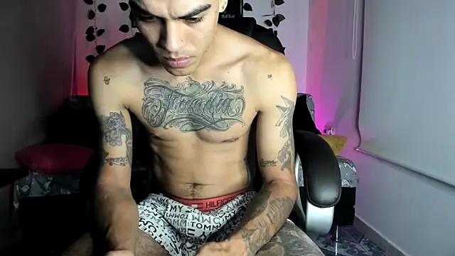 Snapshot of mikee_scooth chatting on 09.20.25 mikee scooth online show from 09.20.25