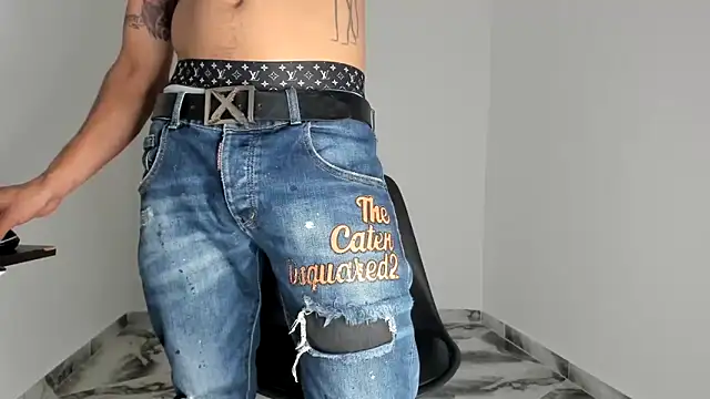 Snapshot of mikee_scooth chatting on 12.18.25 mikee scooth online show from 12.18.25