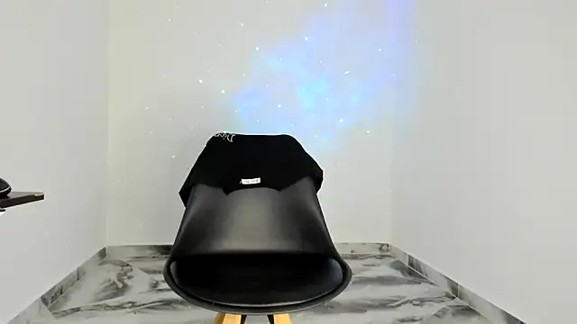 Snapshot of mikee_scooth chatting on 12.20.25 mikee scooth online show from 12.20.25