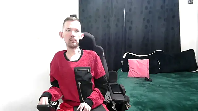 Sophia and Thomas online show from 03.11.25