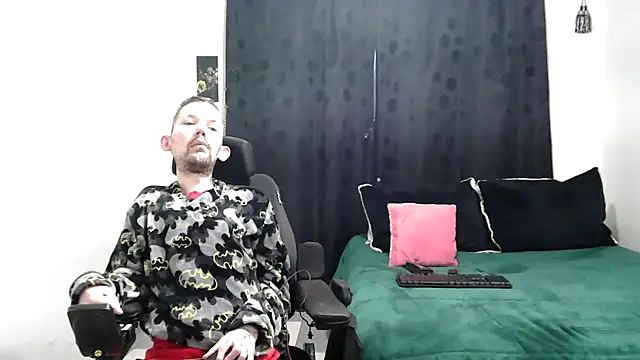 Sophia and Thomas online show from 03.18.25