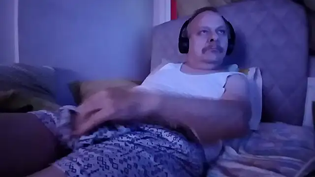 amylrmm1903 online show from 11.17.25