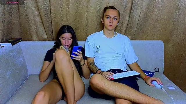 Snapshot of do_u_know_them chatting on 01.03.25 do u know them online show from 01.03.25