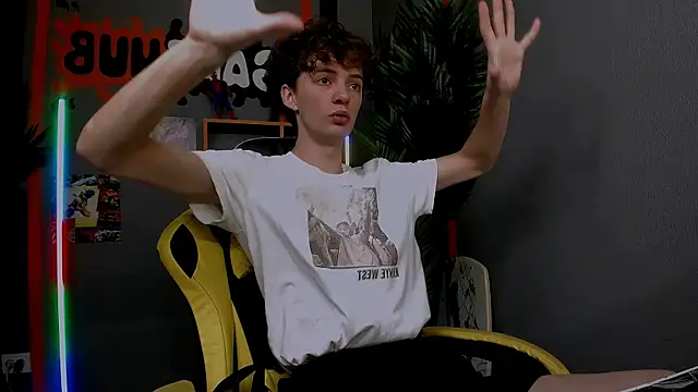 Snapshot of LukeSweet chatting on 12.02.25 LukeSweet online show from 12.02.25