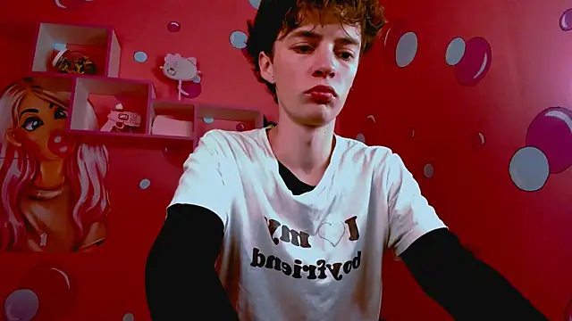 Snapshot of LukeSweet chatting on 12.04.25 LukeSweet online show from 12.04.25