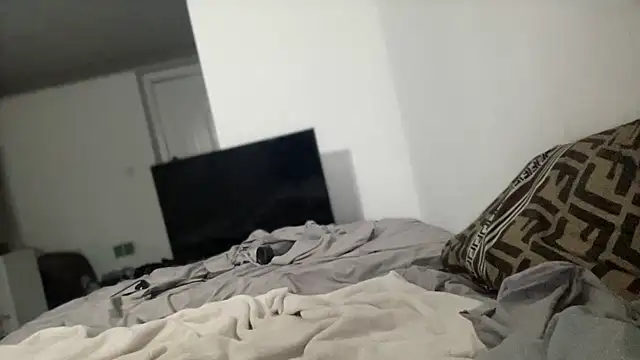 Snapshot of Daddybigdick333 chatting on 01.01.25 Daddybigdick333 online show from 01.01.25