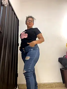 Nadia-melej online show from 11.25.25