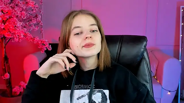 TinaDavil online show from 12.14.24