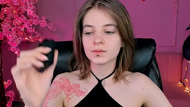 TinaDavil online show from 02.19.25