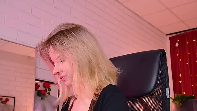 TinaDavil online show from 01.19.26