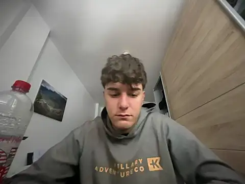 Snapshot of Pablogn24 chatting on 02.23.25 Pablogn24 online show from 02.23.25