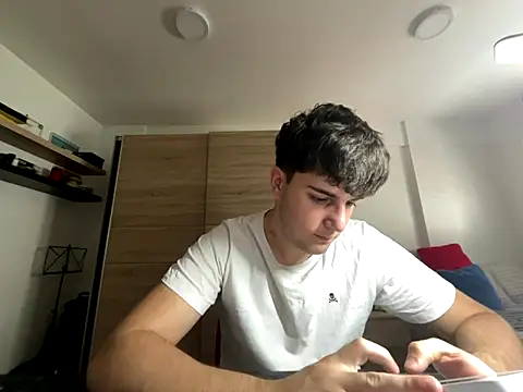 Snapshot of Pablogn24 chatting on 10.15.25 Pablogn24 online show from 10.15.25