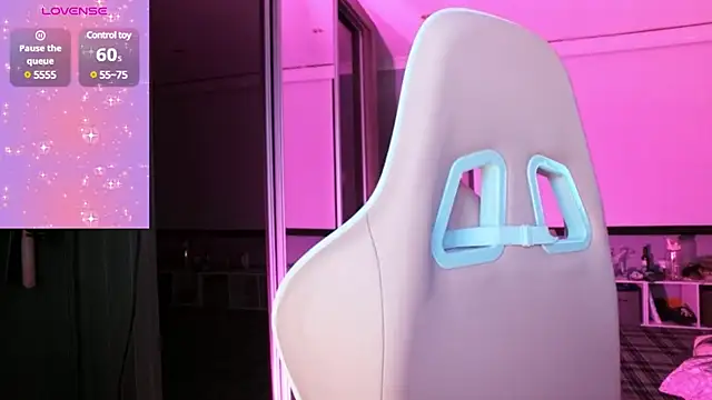 Daisydelicious online show from 02.15.25