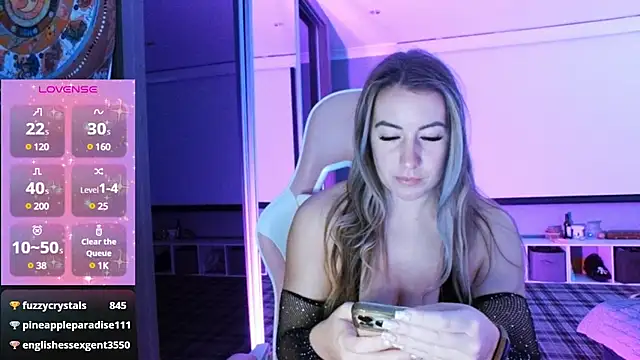 Daisydelicious online show from 03.18.25