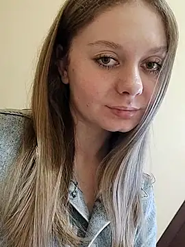 Snapshot of Ekaterina27 chatting on 03.11.25 Ekaterina27 online show from 03.11.25