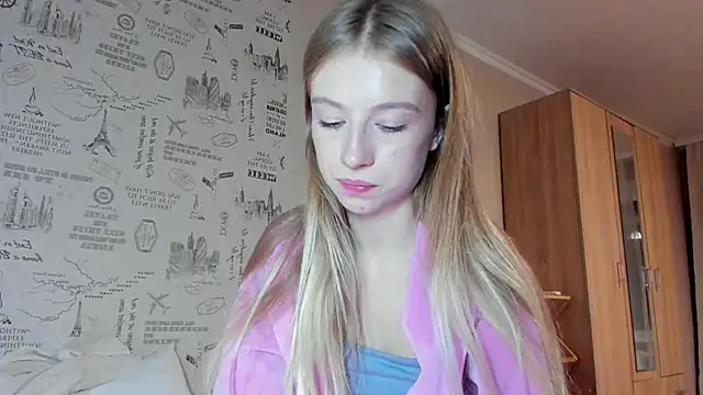 minidivaa  online show from 10.13.25