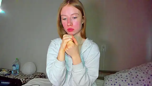 Snapshot of minidivaa_ chatting on 05.30.26 minidivaa online show from 05.30.26
