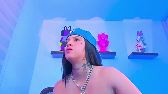 Gangster Girl online show from 12.15.24