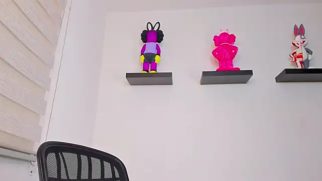 Gangster Girl online show from 12.31.24