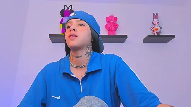 Gangster Girl online show from 03.04.25