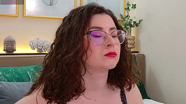 Snapshot of JESSYKA chatting on 12.15.24 JESSYKA online show from 12.15.24