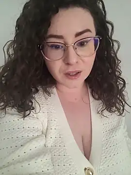 Snapshot of JESSYKA chatting on 11.15.25 JESSYKA online show from 11.15.25