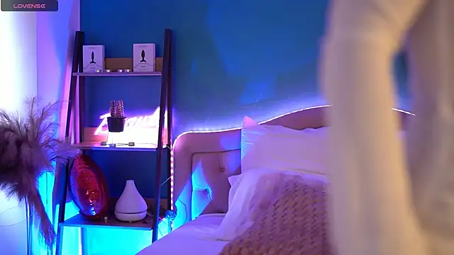 RaisaVawn online show from 04.21.26