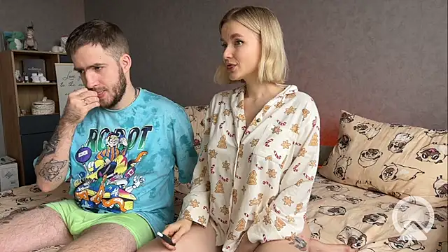 Adelovenick online show from 12.30.24