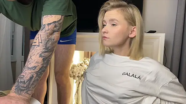 Adelovenick online show from 11.26.25