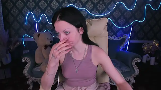 Snapshot of Daisy_Delight chatting on 10.31.25 Daisy Delight online show from 10.31.25