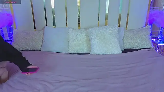 Snapshot of Daisy_Delight chatting on 11.08.25 Daisy Delight online show from 11.08.25