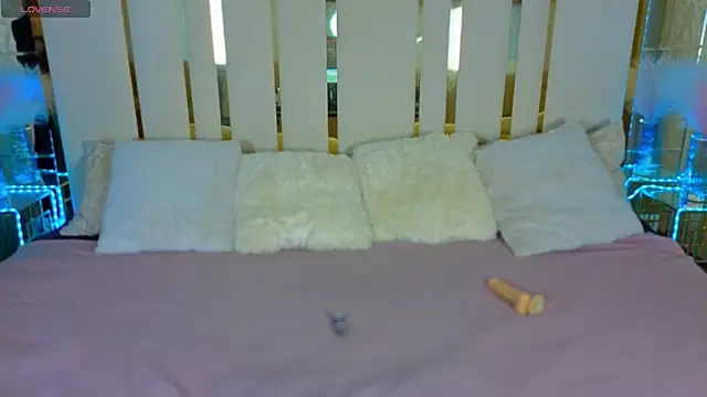 Snapshot of Daisy_Delight chatting on 11.16.25 Daisy Delight online show from 11.16.25