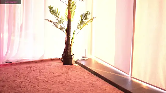 Snapshot of AvaShayy chatting on 03.20.25 AvaShayy online show from 03.20.25