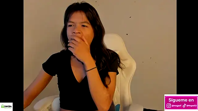 Snapshot of meganthompsonn22 chatting on 11.17.25 meganthompsonn22 online show from 11.17.25