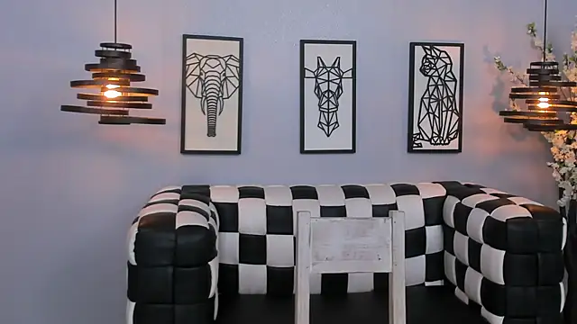 Snapshot of SARAFOXX_ chatting on 12.07.24 SARAFOXX online show from 12.07.24