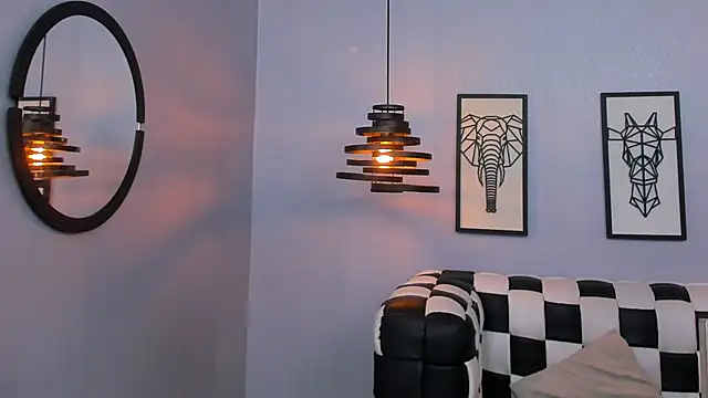 Snapshot of SARAFOXX_ chatting on 12.11.24 SARAFOXX online show from 12.11.24